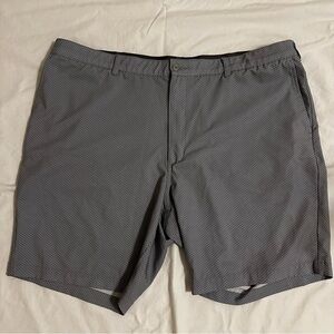 Men’s Ben Hogan Shorts Size 46 Gray Geometric Flat Front Golf Chino